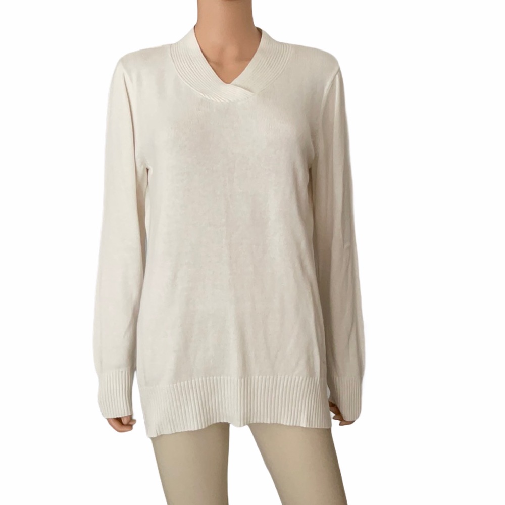 Classic White Stag Ivory Knit Pullover, Minimalist Style